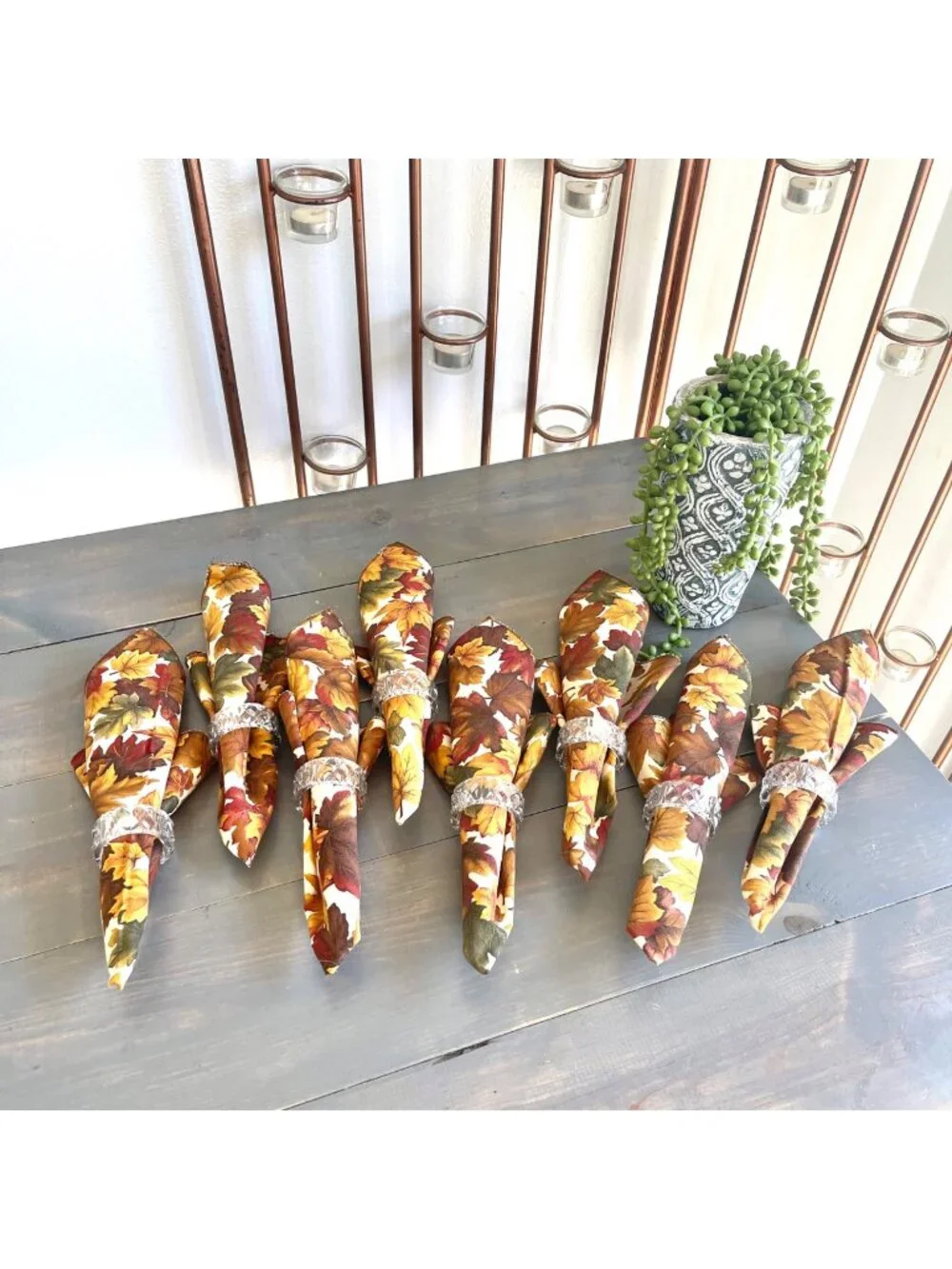 Vintage 80s Autumn Fall Leaves Cloth Napkins with Clear Acrylic Napkin Rings Set
